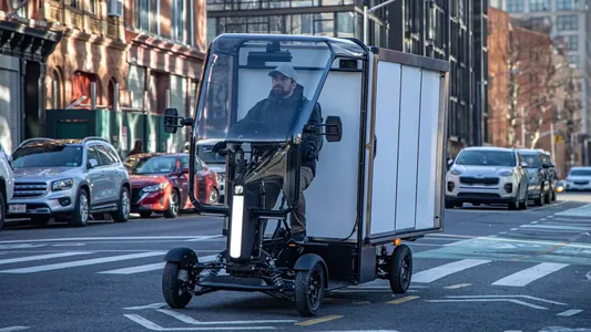 Honda harytlary daşamak üçin niýetlenen pedally ýük kwadrosiklini döretdi