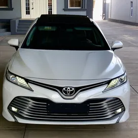 Toyota Camry 2019