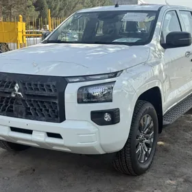 Mitsubishi L200 2024