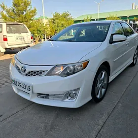 Toyota Camry 2014