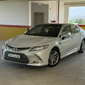 Toyota Camry 2024