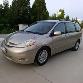 Toyota Sienna 2008
