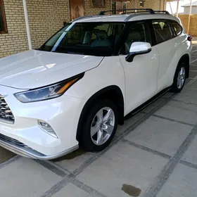 Toyota Highlander 2021