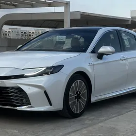Toyota Camry 2025