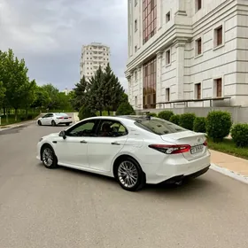 Toyota Camry 2023