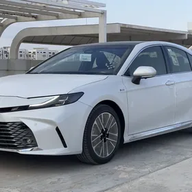 Toyota Camry 2025