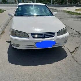 Toyota Camry 2000