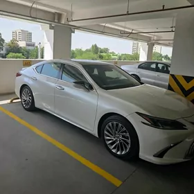 Lexus ES 350 2022