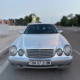 Mercedes-Benz E320 2000