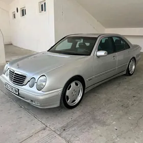 Mercedes-Benz E320 2001