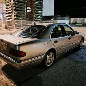 Mercedes-Benz E320 1999