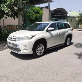 Toyota Highlander 2018