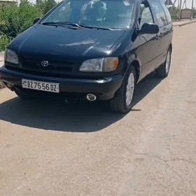 Toyota Sienna 2000