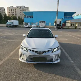 Toyota Camry 2018