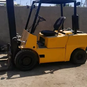 Kara Forklift 1990