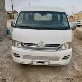 Toyota Hiace 2011