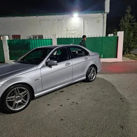 Mercedes-Benz C300 2010