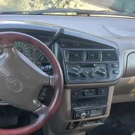 Toyota Sienna 2000