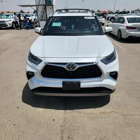 Toyota Highlander 2022