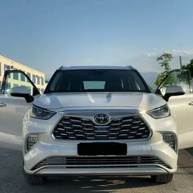 Toyota Highlander 2020