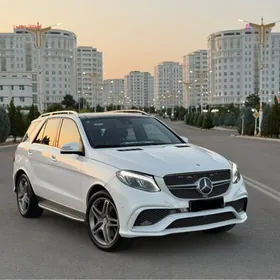 Mercedes-Benz GLE-Class 2015