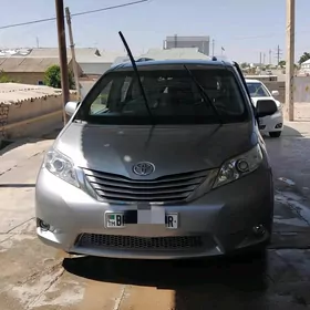 Toyota Sienna 2017