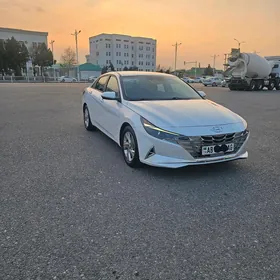 Hyundai Elantra 2021