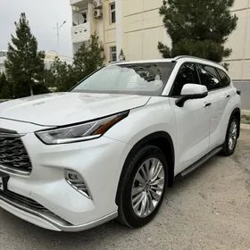 Toyota Highlander 2021