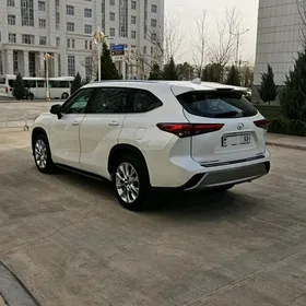 Toyota Highlander 2021