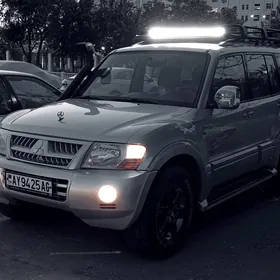 Mitsubishi Pajero 2006
