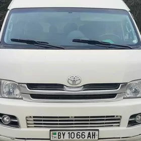 Toyota Hiace 2005