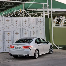 Toyota Camry 2018