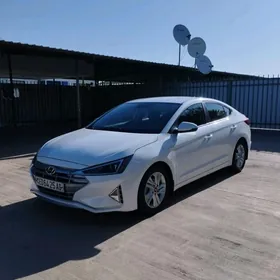 Hyundai Elantra 2020