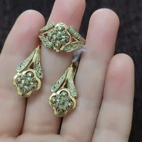 gyzyl kamplekt