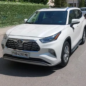Toyota Highlander 2021