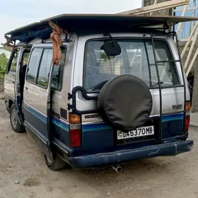 Toyota Hiace 1987