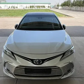 Toyota Camry 2021