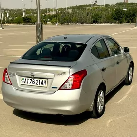 Nissan Versa 2014