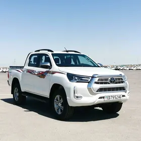 Toyota Hilux 2023