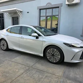 Toyota Camry 2025
