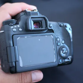 Canon 77d 18-135mm