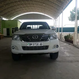 Toyota Hilux 2014