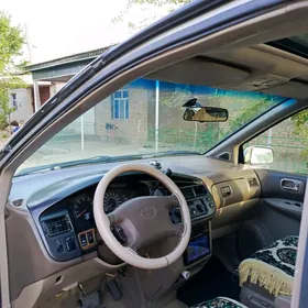 Toyota Sienna 2000