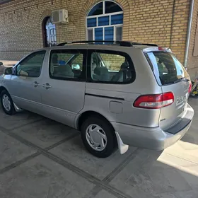 Toyota Sienna 2002