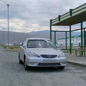 Toyota Camry 2004