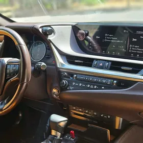 Lexus ES 350 2019