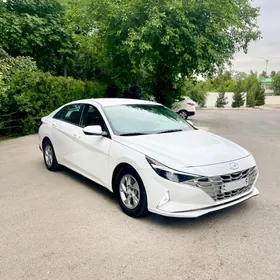 Hyundai Elantra 2021
