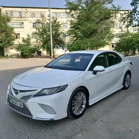Toyota Camry 2018