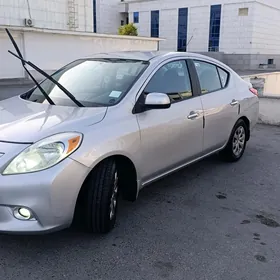 Nissan Versa 2011