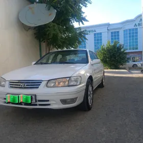 Toyota Camry 2000